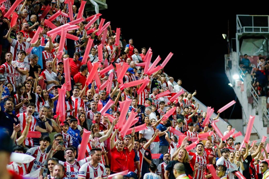 Unión juega en casa frente a Gimnasia de Mendoza