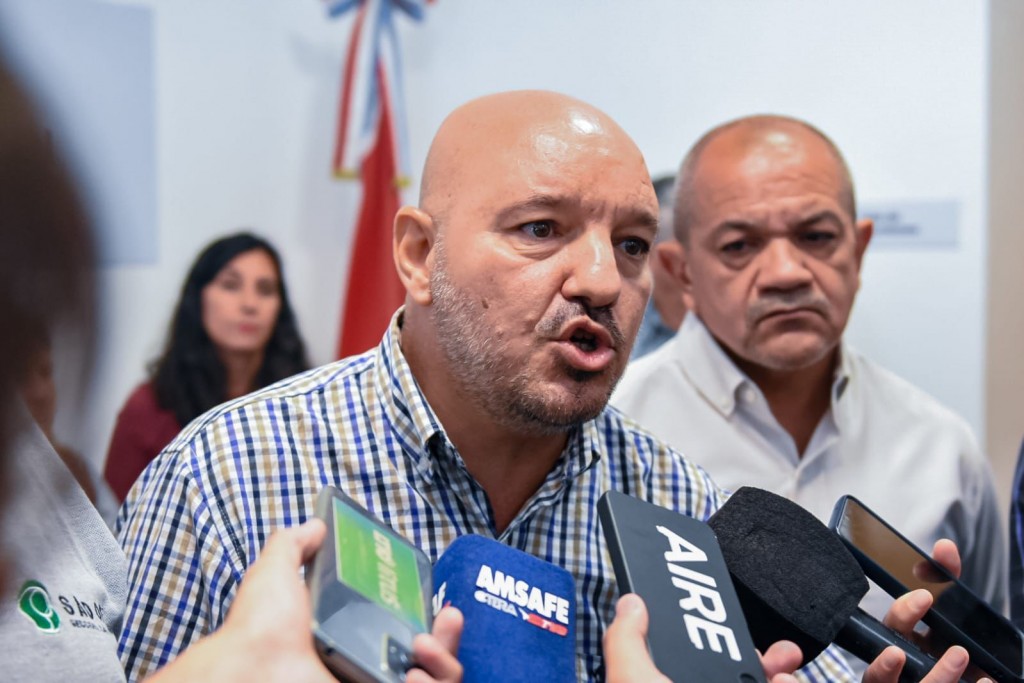 Alonso: Si el gobierno no cambia, las clases comenzarán en la calle