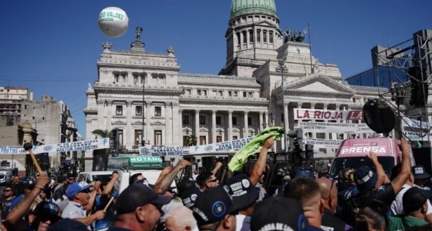 Movilización total: la CGT y las CTA marchan este miércoles al Congreso contra la reforma laboral de Milei