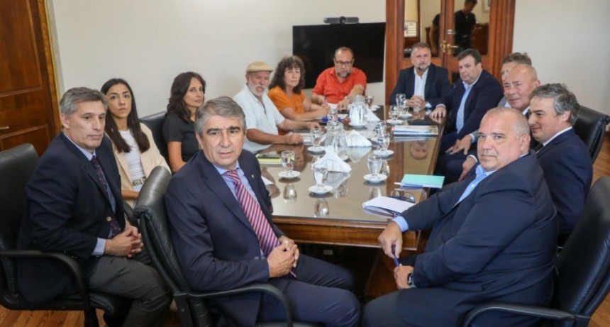 Cara a cara: el gobierno y los gremios empiezan las reuniones paritarias