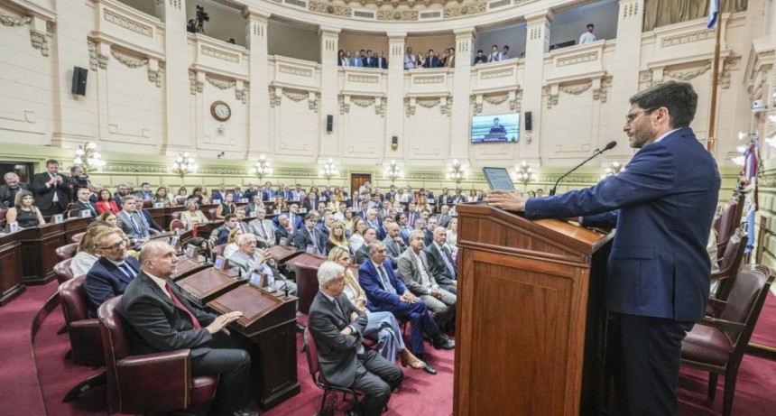 Pullaro anunció medidas para jubilados, niñez y modernización del Estado