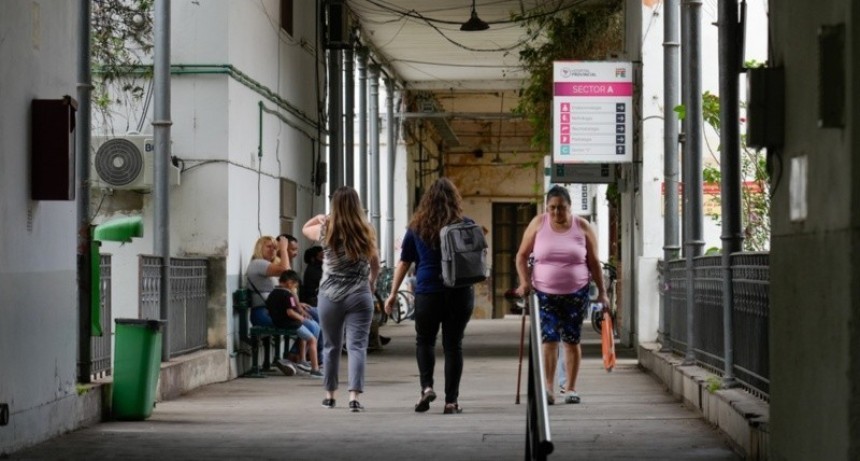 Por la crisis del Pami, crece la presi&oacute;n sobre el sistema de salud p&uacute;blico de Santa Fe