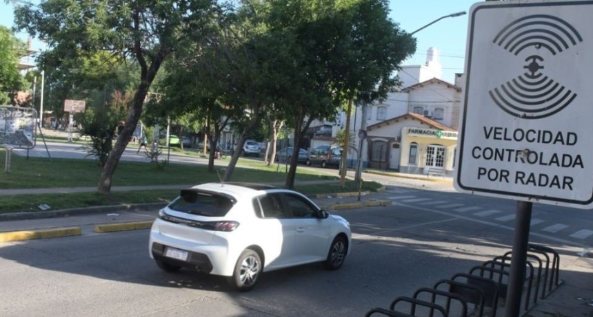 Anulan 13 fotomultas en Santa Fe por falta de se&ntilde;alizaci&oacute;n en radar de Marcial Candioti