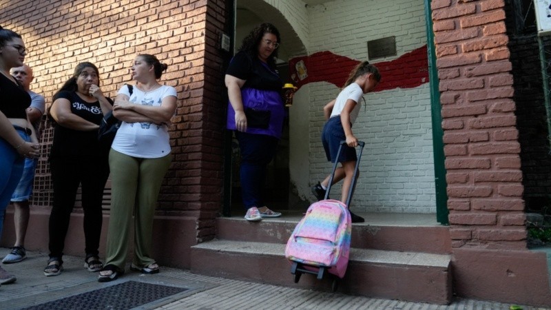 Paro docente con escuelas abiertas en la provincia