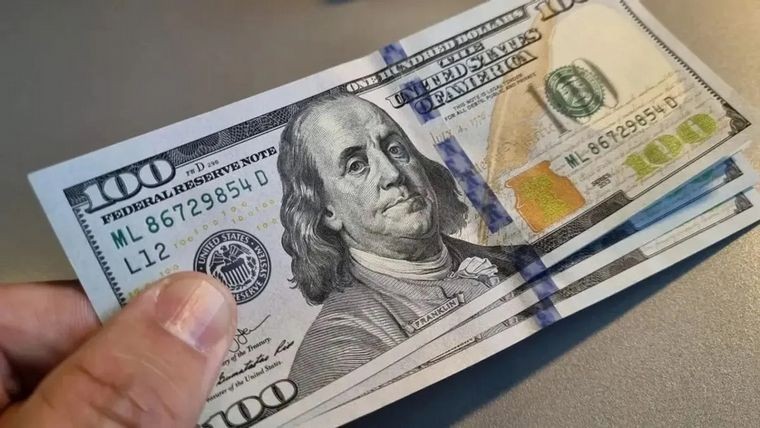 Claves del día: suben tasas a plazos fijos, baja de retenciones y aranceles, y dólar colchón sin tope