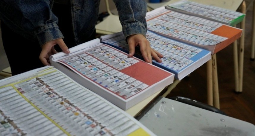 Nueva boleta &uacute;nica, pisos y un plan contra la farandulizaci&oacute;n: las claves de la reforma electoral que se viene en Santa Fe