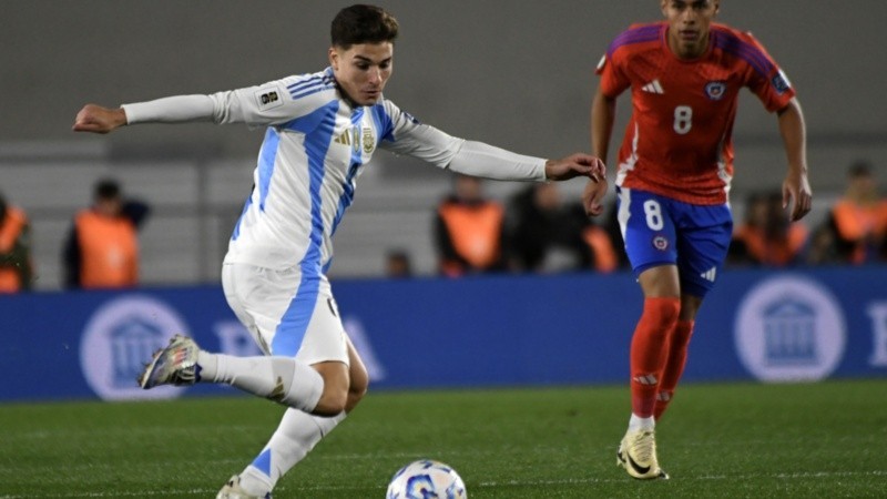 Argentina, ya clasificada y con la vuelta de Messi, visita a un Chile lleno de urgencias