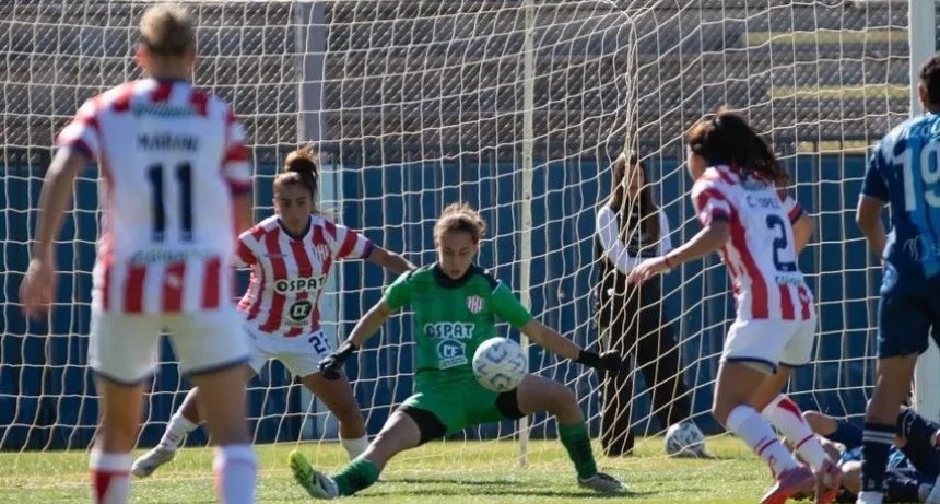Crisis en Uni&oacute;n: el plantel de f&uacute;tbol femenino denuncia falta de pagos
