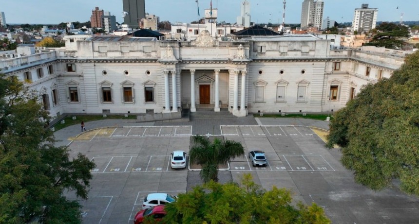 La Legislatura define este jueves si proh&iacute;be la actividad de los cuidacoches