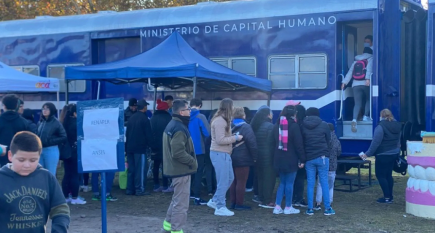 Llega a Santa Fe el Tren de Capital Humano: servicios, salud y tr&aacute;mites