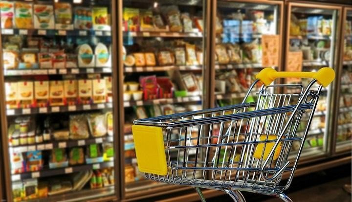 Por la escalada del dólar, empresas remarcan precios con subas de entre 3% y 9%