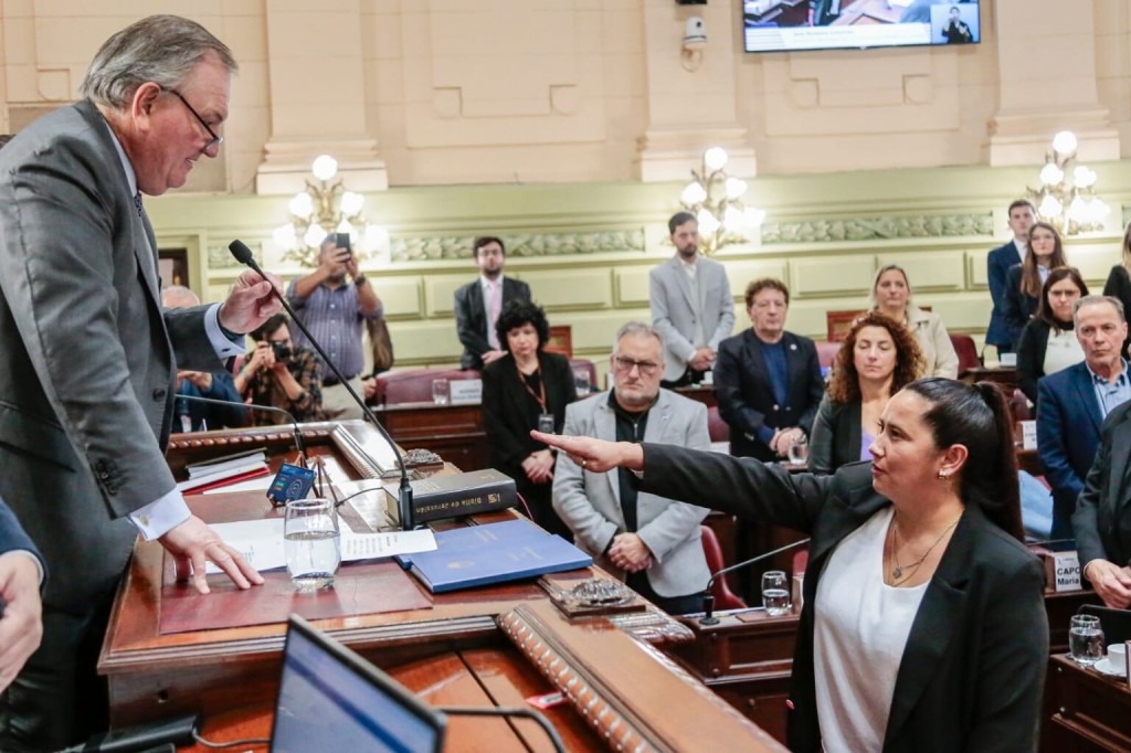 Espero representar los valores de Locomotora Oliveras, Colombo juró como convencional: «