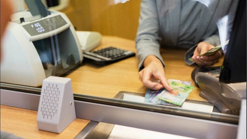 Aguinaldo en Santa Fe: ya tiene fecha el pago para los estatales provinciales