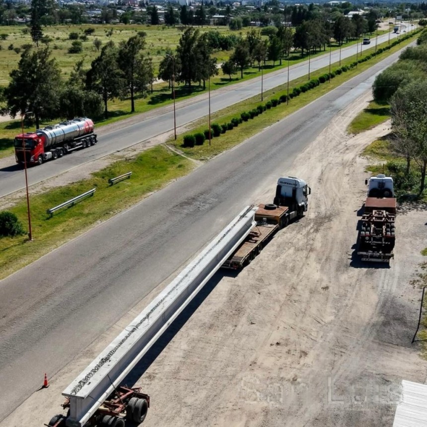 Llegan las primeras vigas para el nuevo puente Carretero