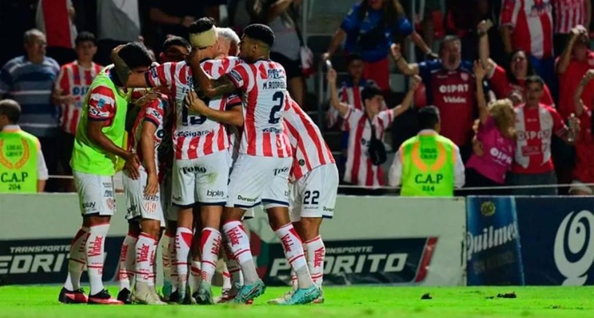 Uni&oacute;n recibe a Riestra con la mira en afianzarse en zona de clasificaci&oacute;n