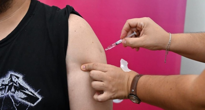 La campa&ntilde;a de vacunaci&oacute;n antigripal ya alcanz&oacute; a casi 350.000 santafesinos
