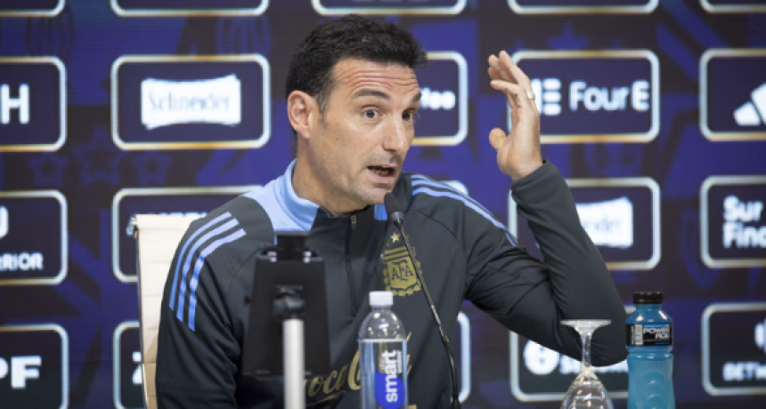 Dibu Mart&iacute;nez y Juli&aacute;n &Aacute;lvarez est&aacute;n &ldquo;disponibles&rdquo; para el debut ante Argelia